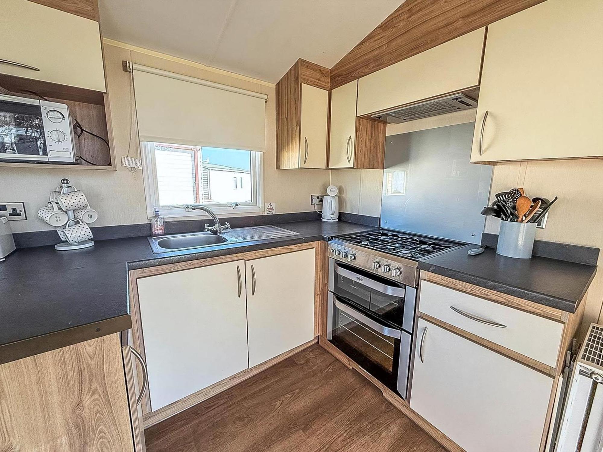 8 Berth Caravan For Hire At St Osyth Beach Ref 28047R Клактон-он-Си Экстерьер фото